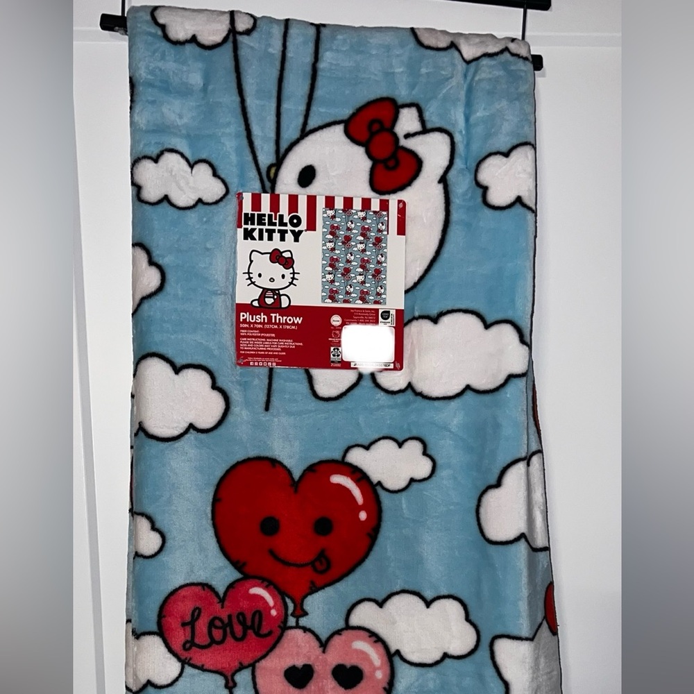 Hello Kitty blanket Valentina day cloud hearts